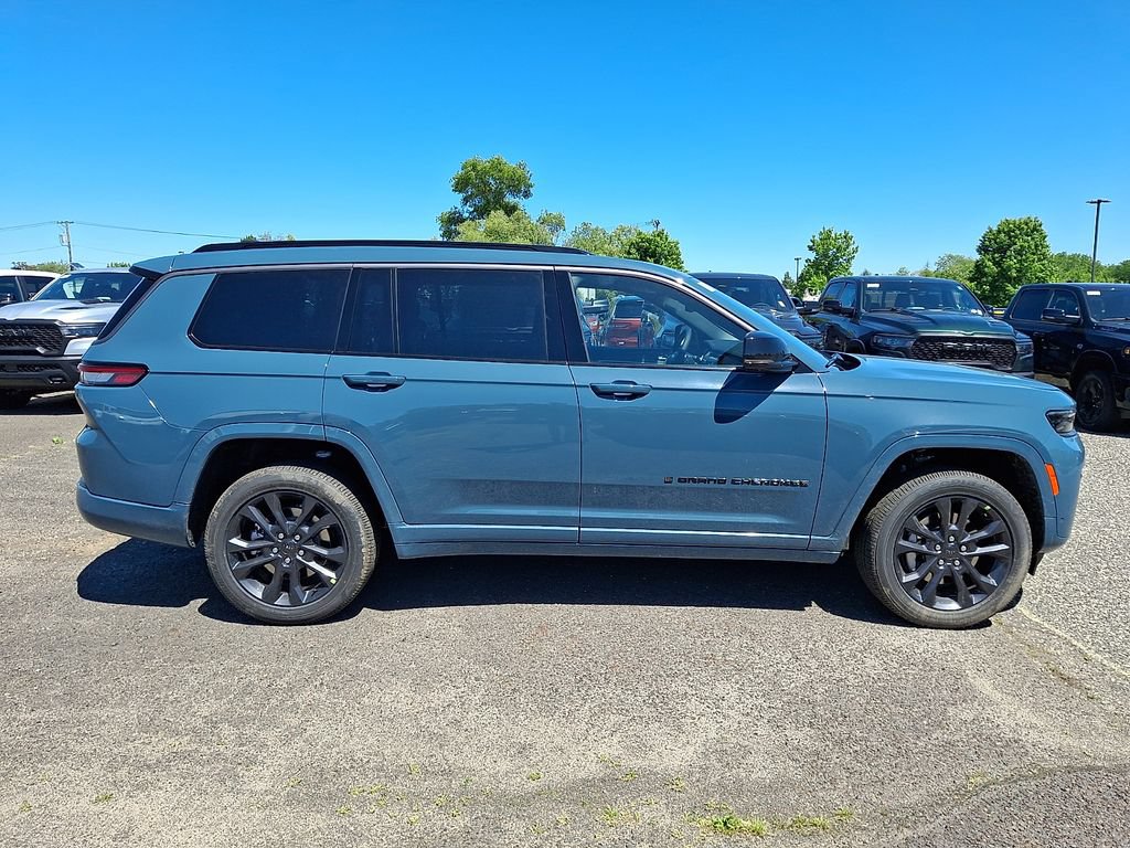 New 2026 Jeep Grand Cherokee L Limited AWD/4WD image 9