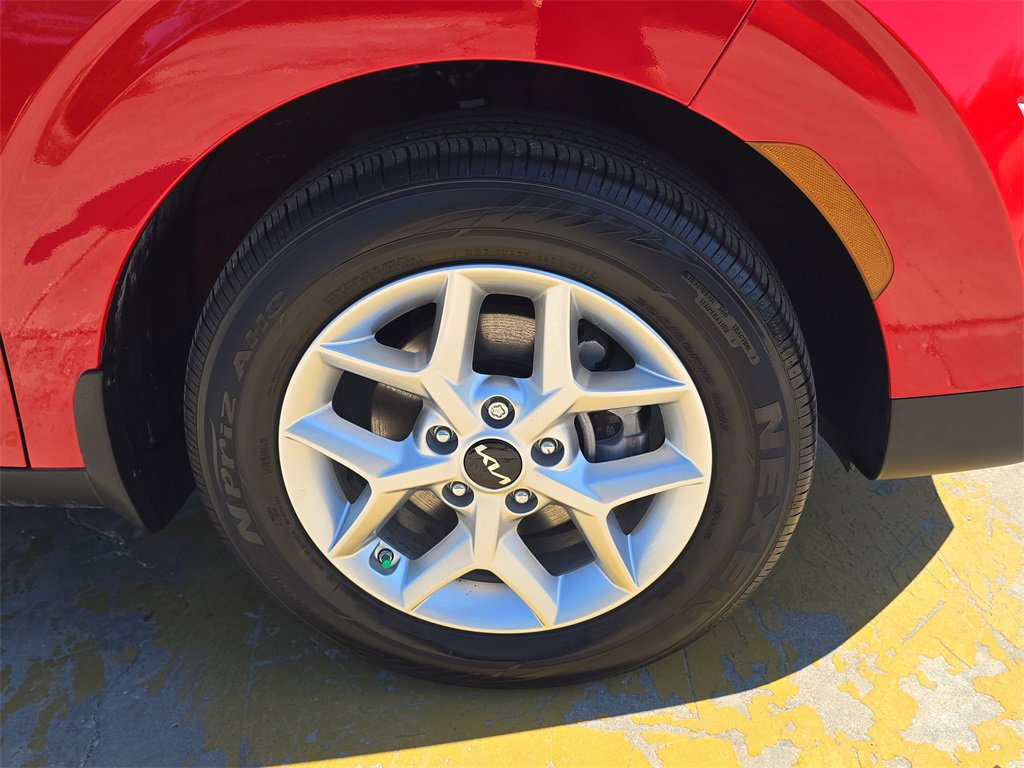 Certified 2025 Kia Soul LX w/ LX Technology Package image 33