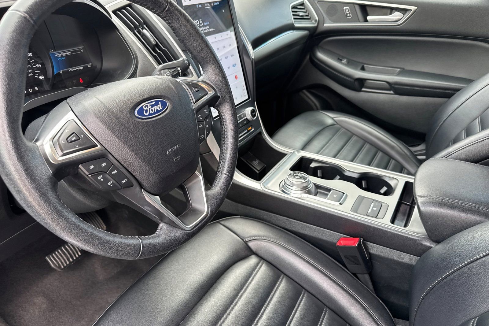 Used 2022 Ford Edge SEL image 9
