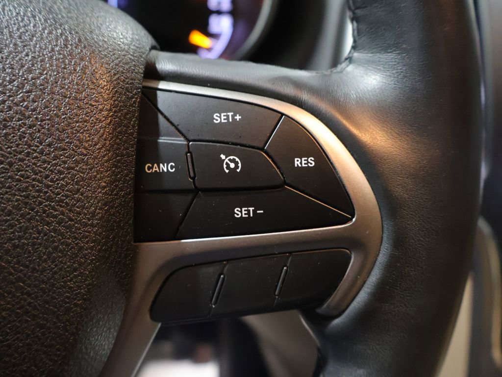 Used 2018 Jeep Grand Cherokee Limited image 40