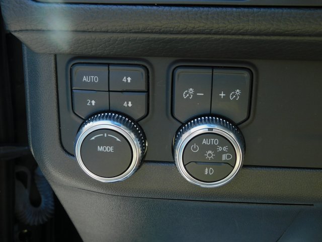 Used 2023 GMC Yukon XL Denali image 33