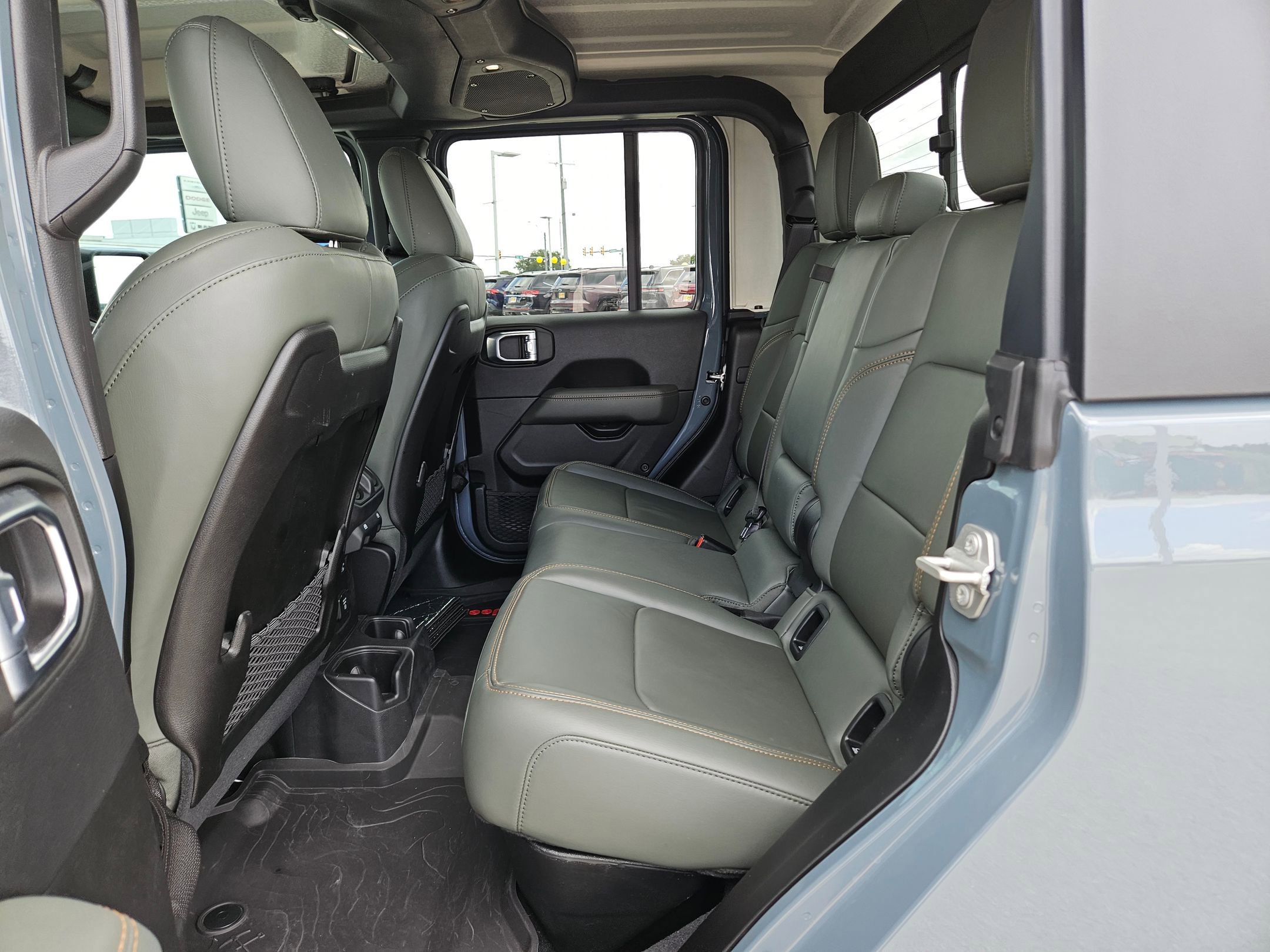 Certified 2024 Jeep Gladiator Mojave w/ Technology Group image 14