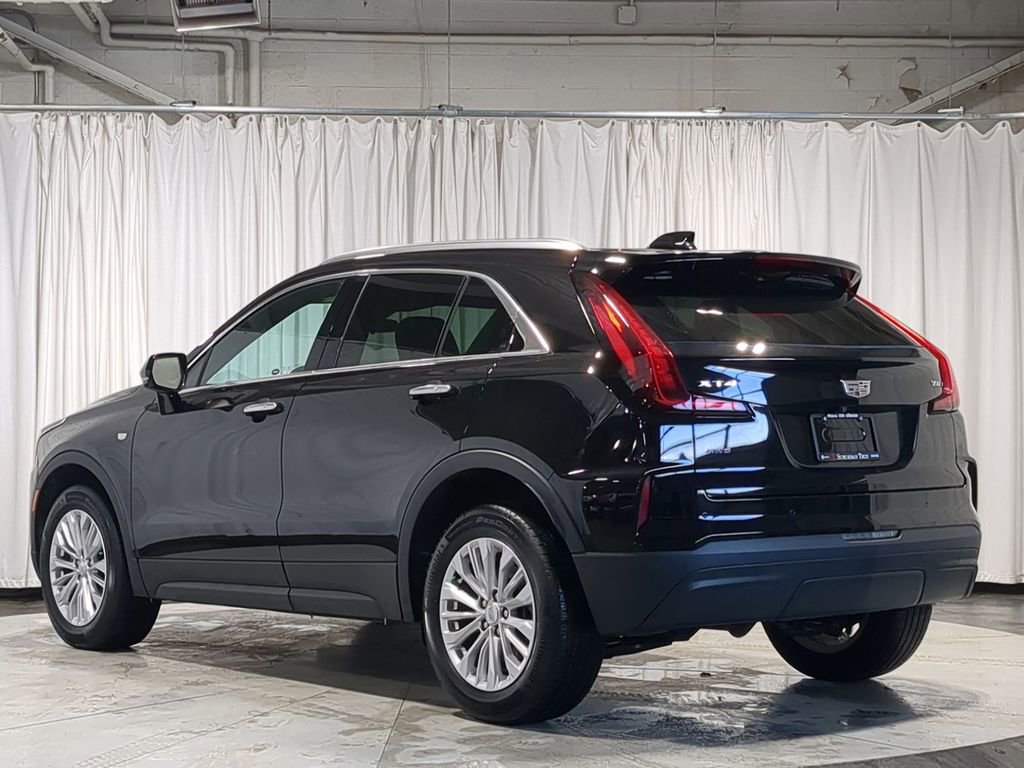 Used 2024 Cadillac XT4 Luxury w/ Cold Weather Package image 15