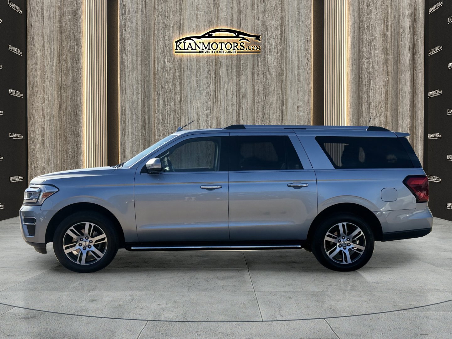 Used 2023 Ford Expedition Max Limited image 4