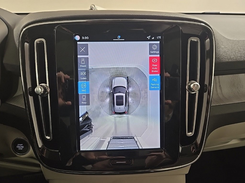 New 2026 Volvo XC40 B5 Ultra w/ Climate Package image 18