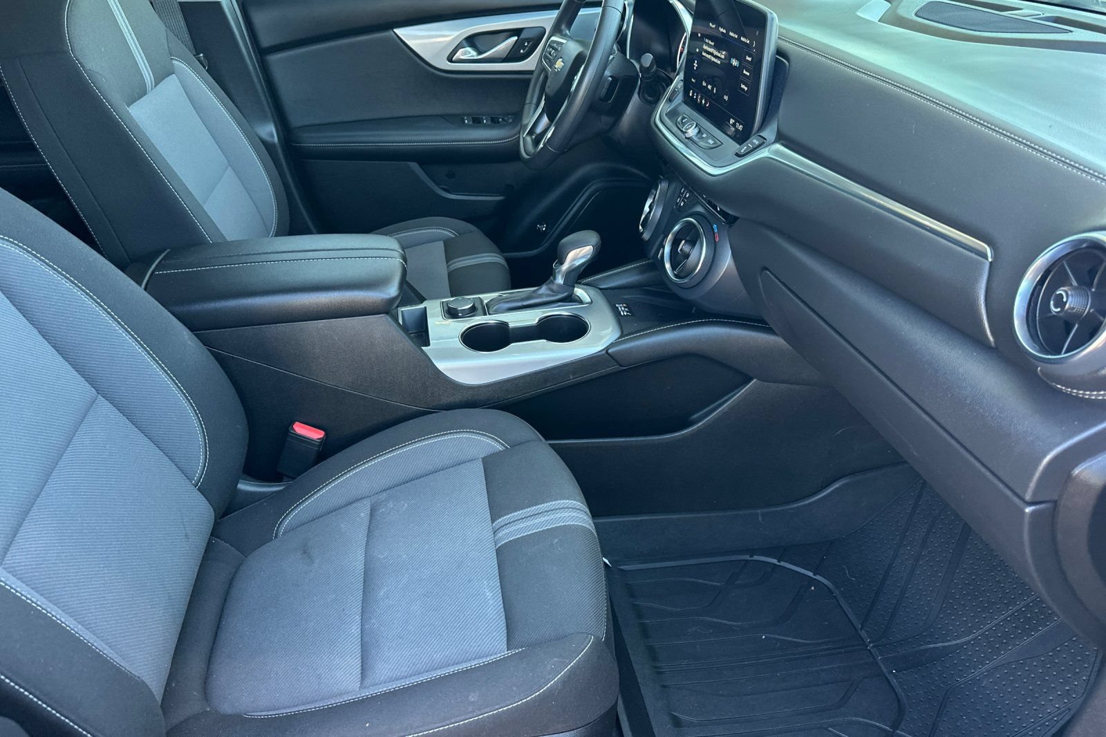 Used 2024 Chevrolet Blazer LT w/ Convenience Package FWD image 16