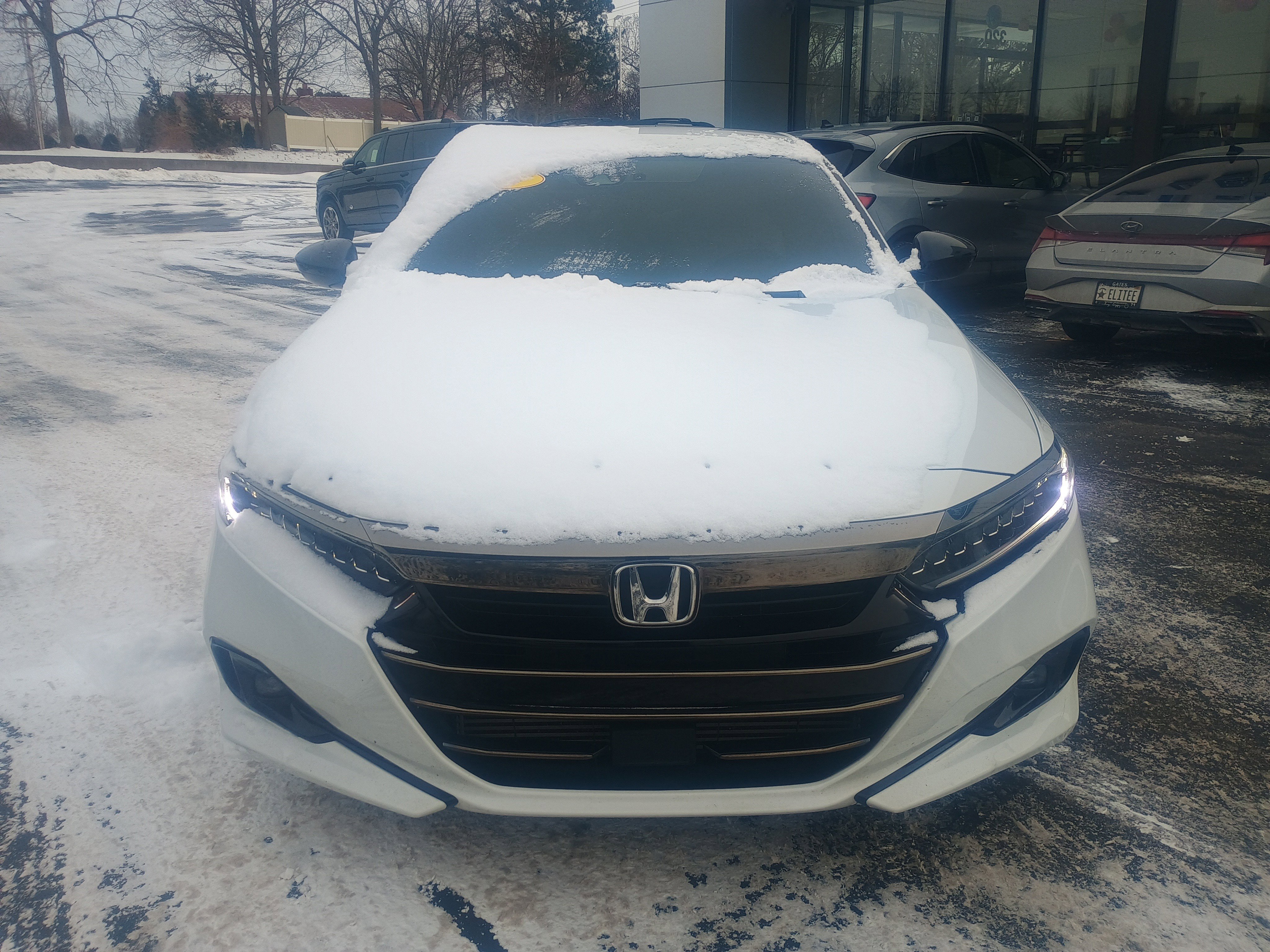 Used 2022 Honda Accord Sport image 2