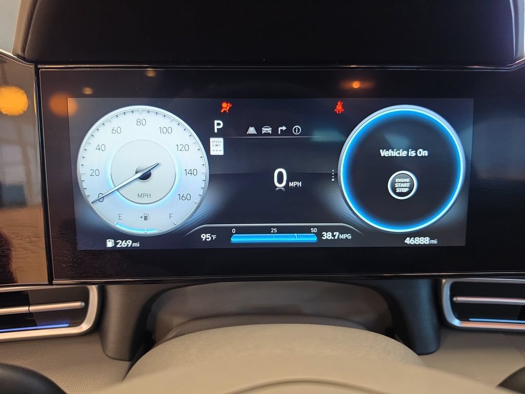 Used 2025 Hyundai Elantra SEL FWD image 21