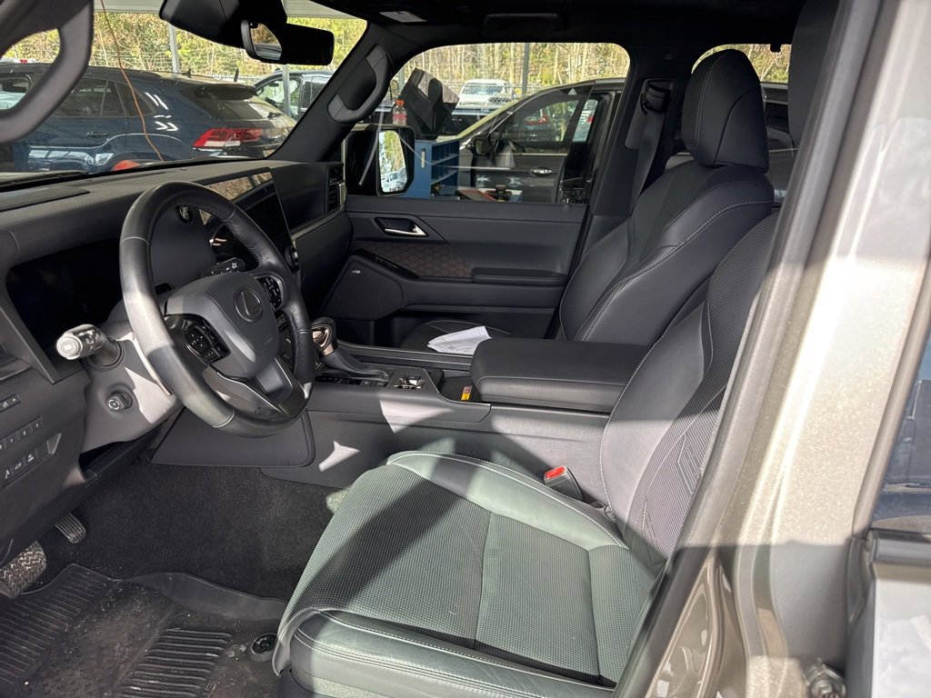 Used 2025 Lexus GX 550 550 Luxury image 9