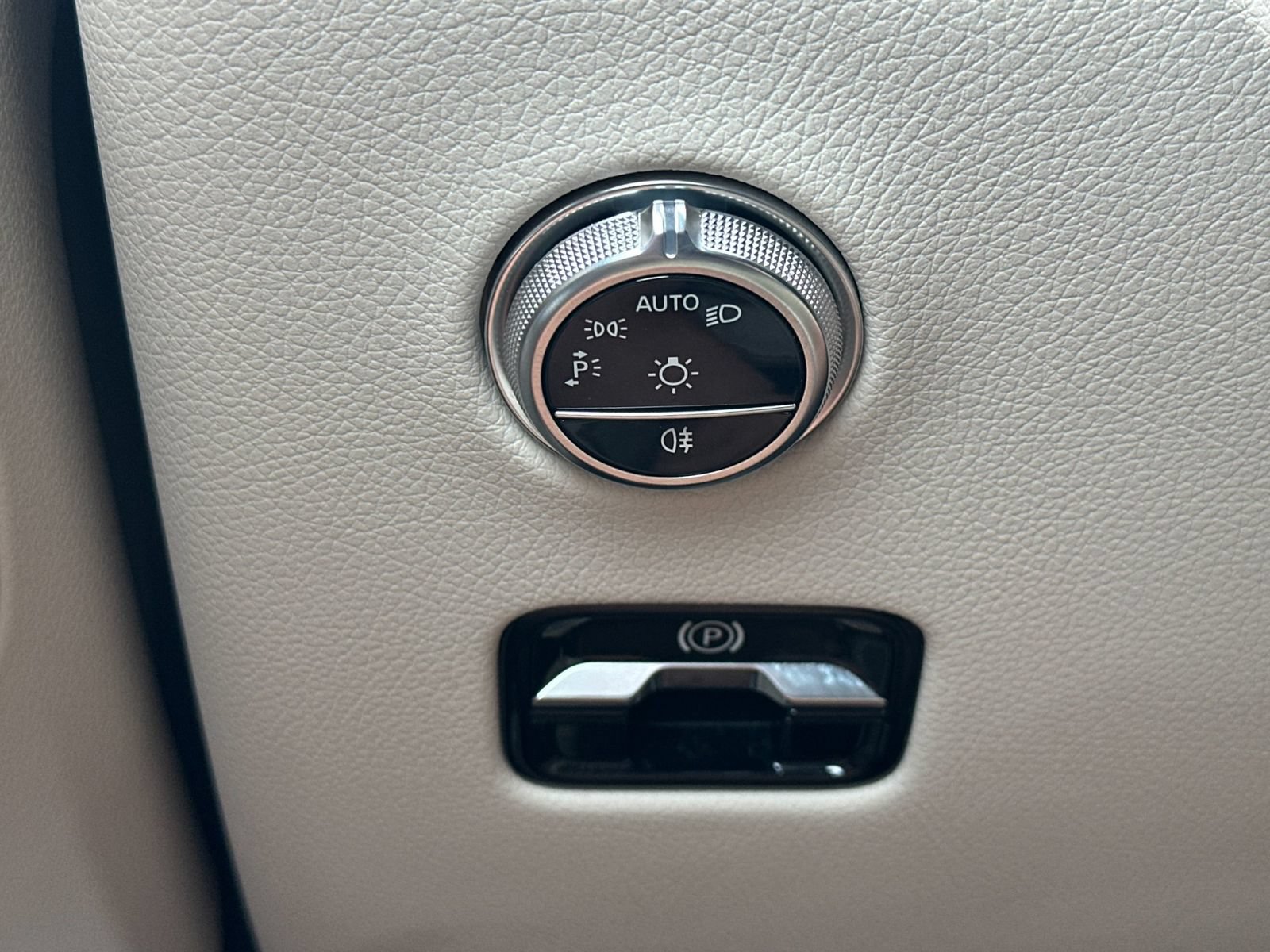 Certified 2023 Mercedes-Benz GLC 300 image 30