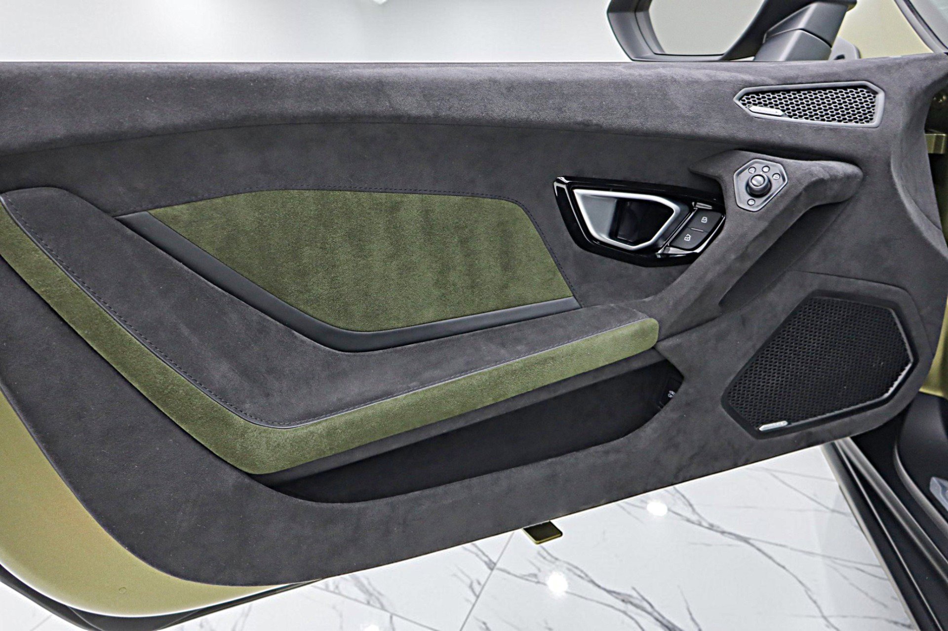 Used 2023 Lamborghini Huracan Sterrato image 45