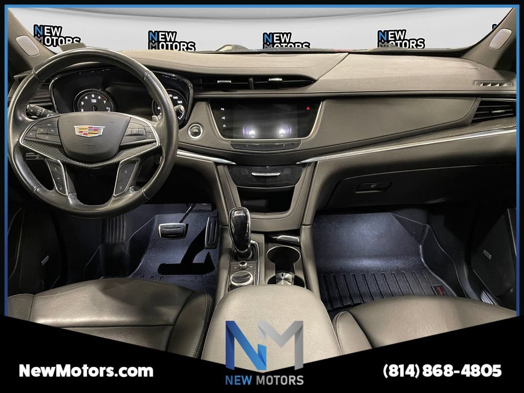 Used 2022 Cadillac XT5 Sportv w/ LPO, ONYX Package AWD/4WD image 10