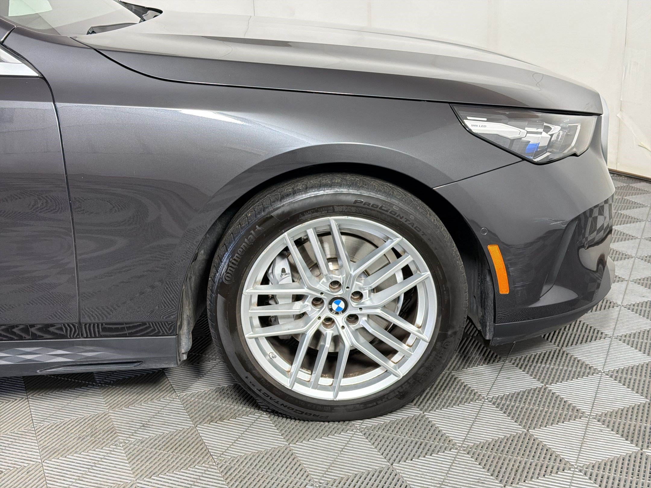 Certified 2025 BMW 530i xDrive w/ Premium Package AWD/4WD image 12