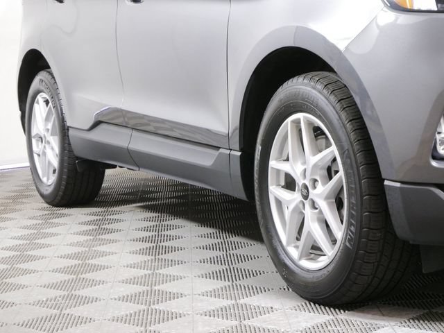 Certified 2024 Ford Edge SEL w/ Convenience Package AWD/4WD image 2