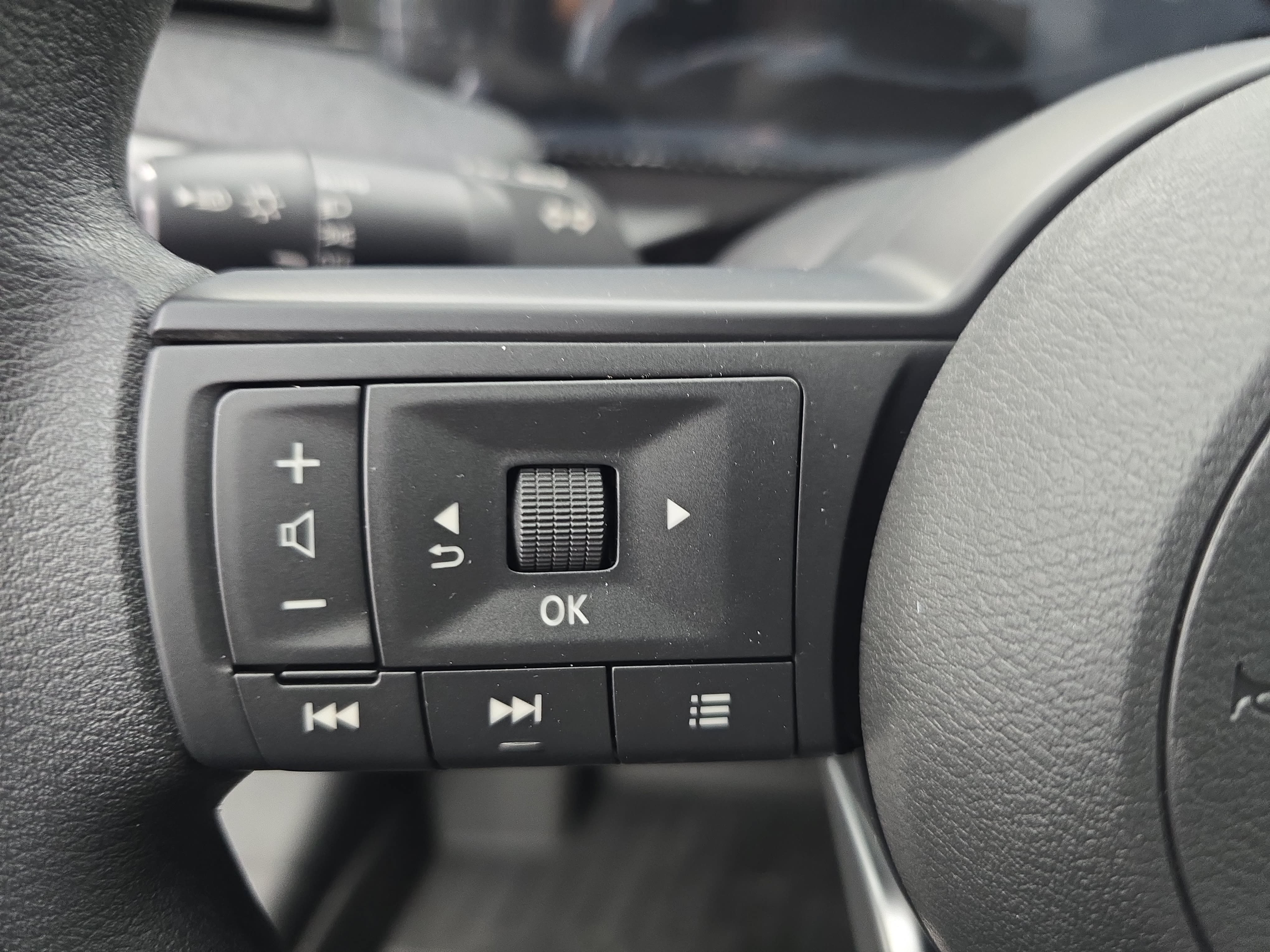 New 2026 Nissan Kicks SV w/ SV Premium Package FWD image 16