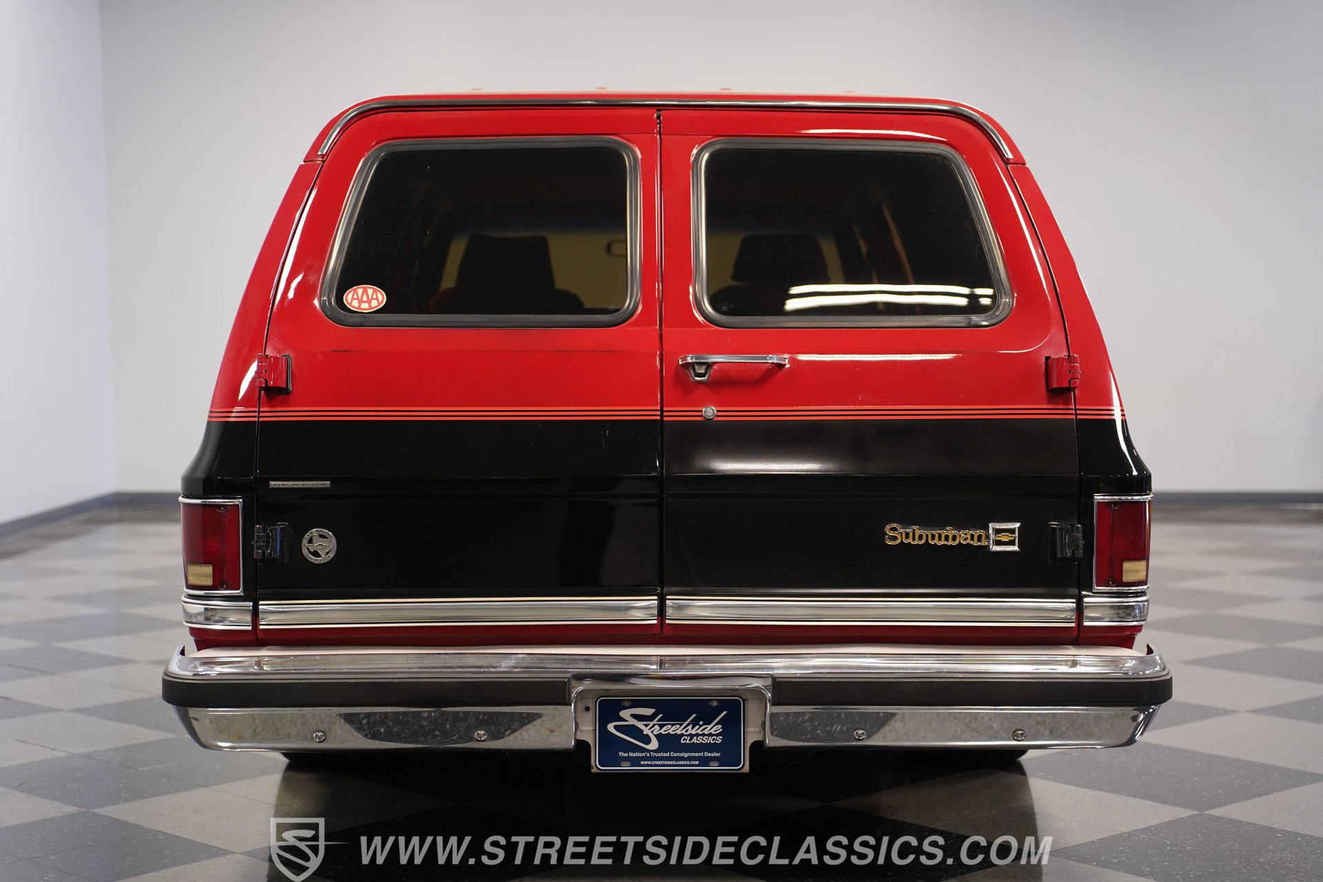Used 1987 Chevrolet Suburban 2WD image 25