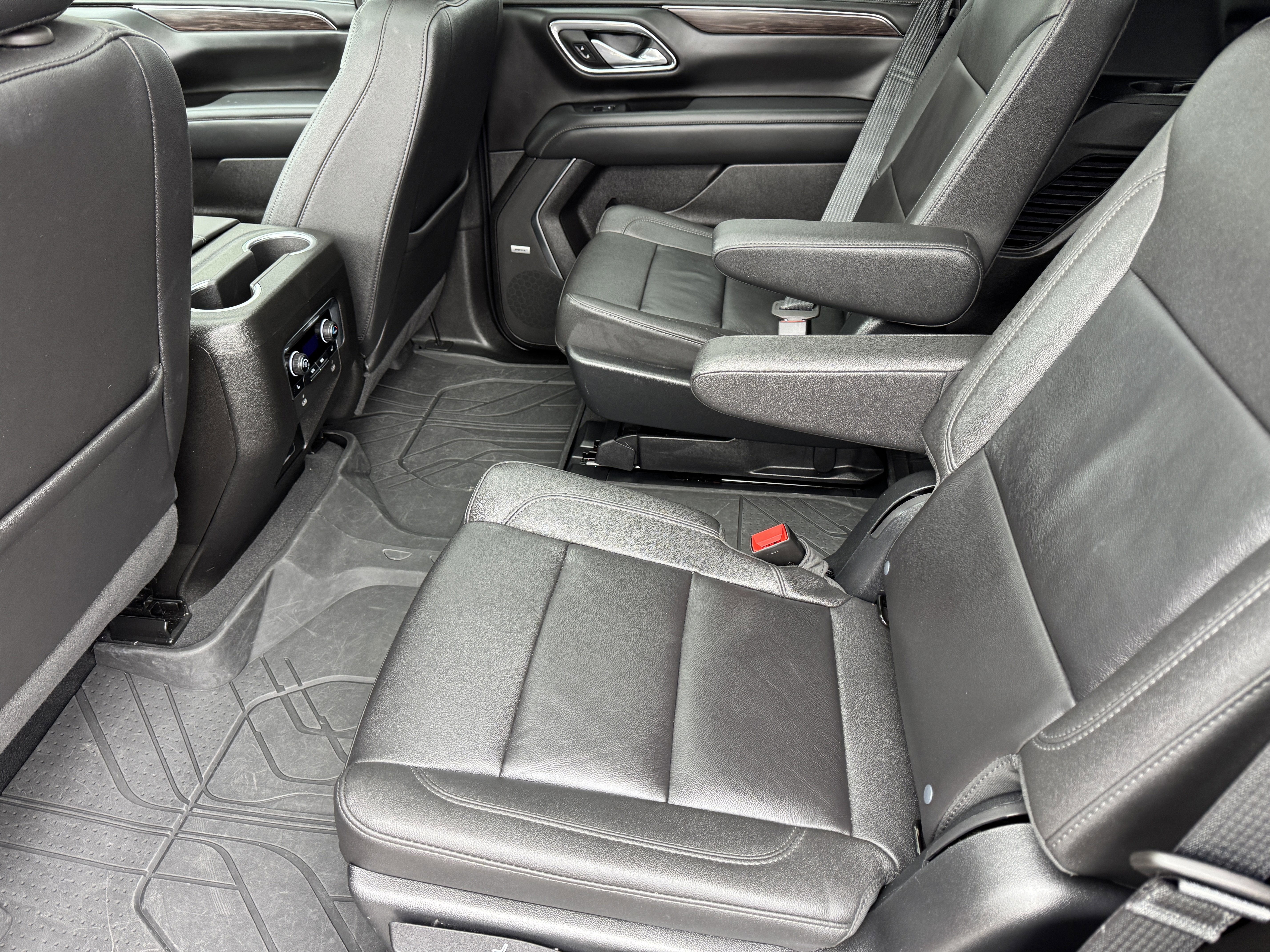 Used 2023 Chevrolet Tahoe Z71 w/ Z71 Off-Road Package image 15