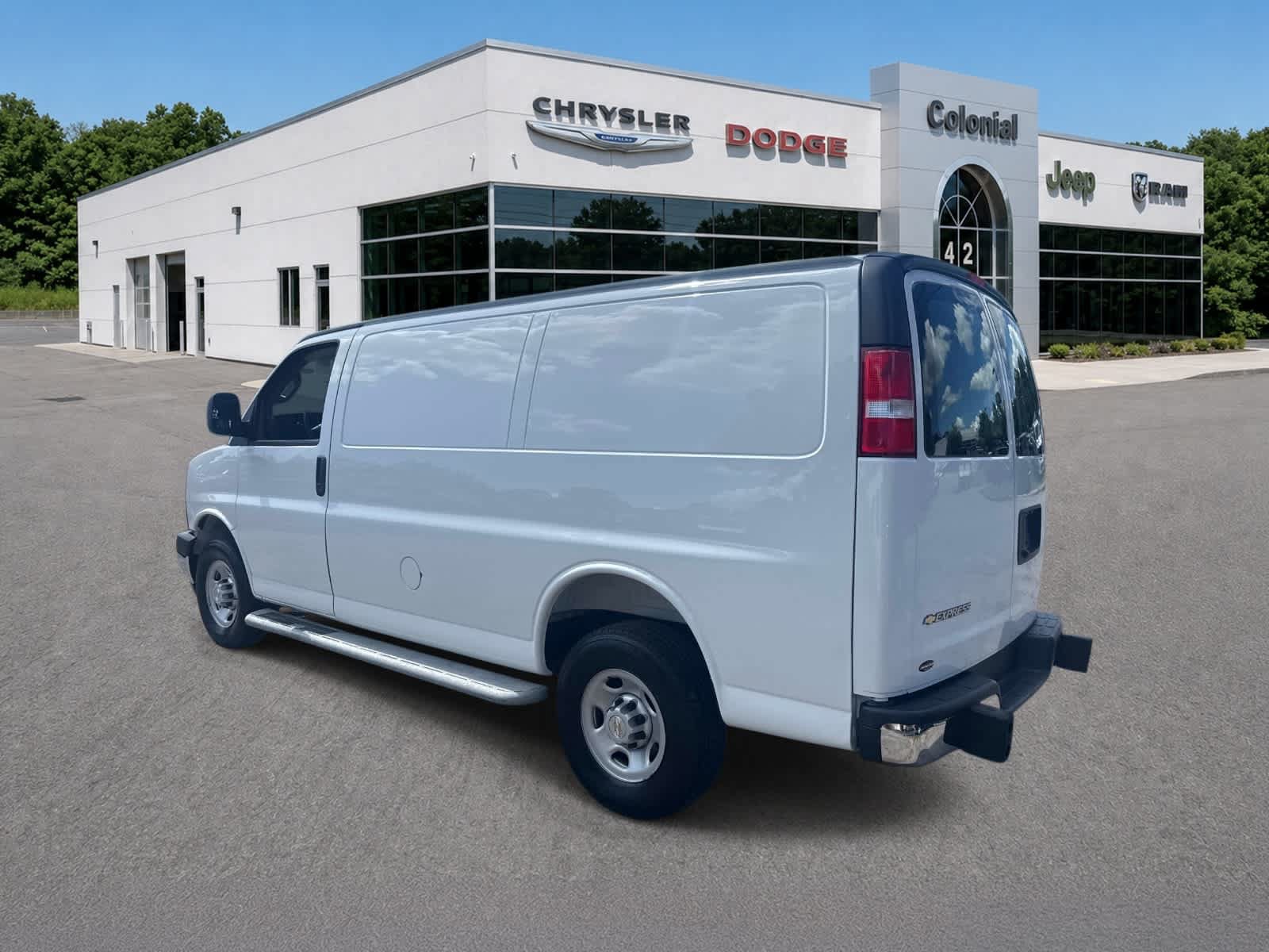 Used 2025 Chevrolet Express 2500 w/ Driver Convenience Package RWD image 5