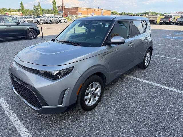 Used 2024 Kia Soul LX w/ Option Group 015 FWD image 4