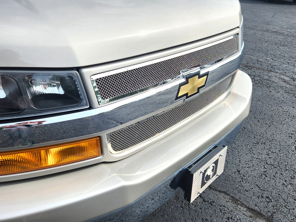 Used 2020 Chevrolet Express 2500 w/ Enhanced Convenience Package RWD image 13
