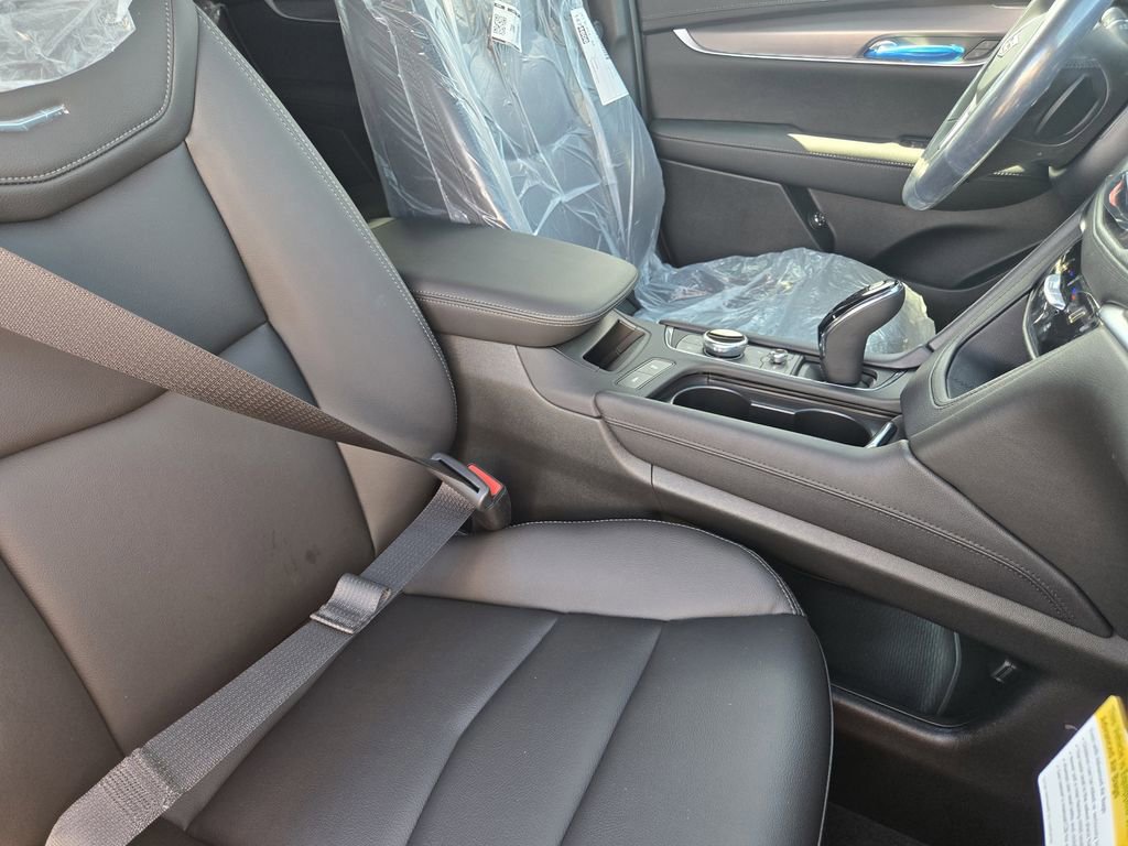New 2026 Cadillac XT5 Luxury image 7