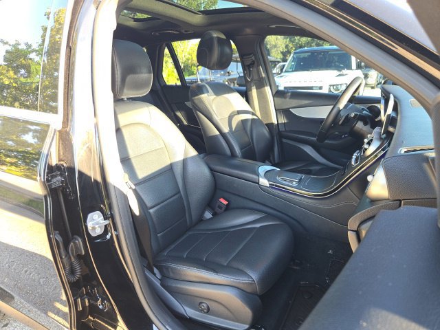 Used 2020 Mercedes-Benz GLC 300 4MATIC image 13