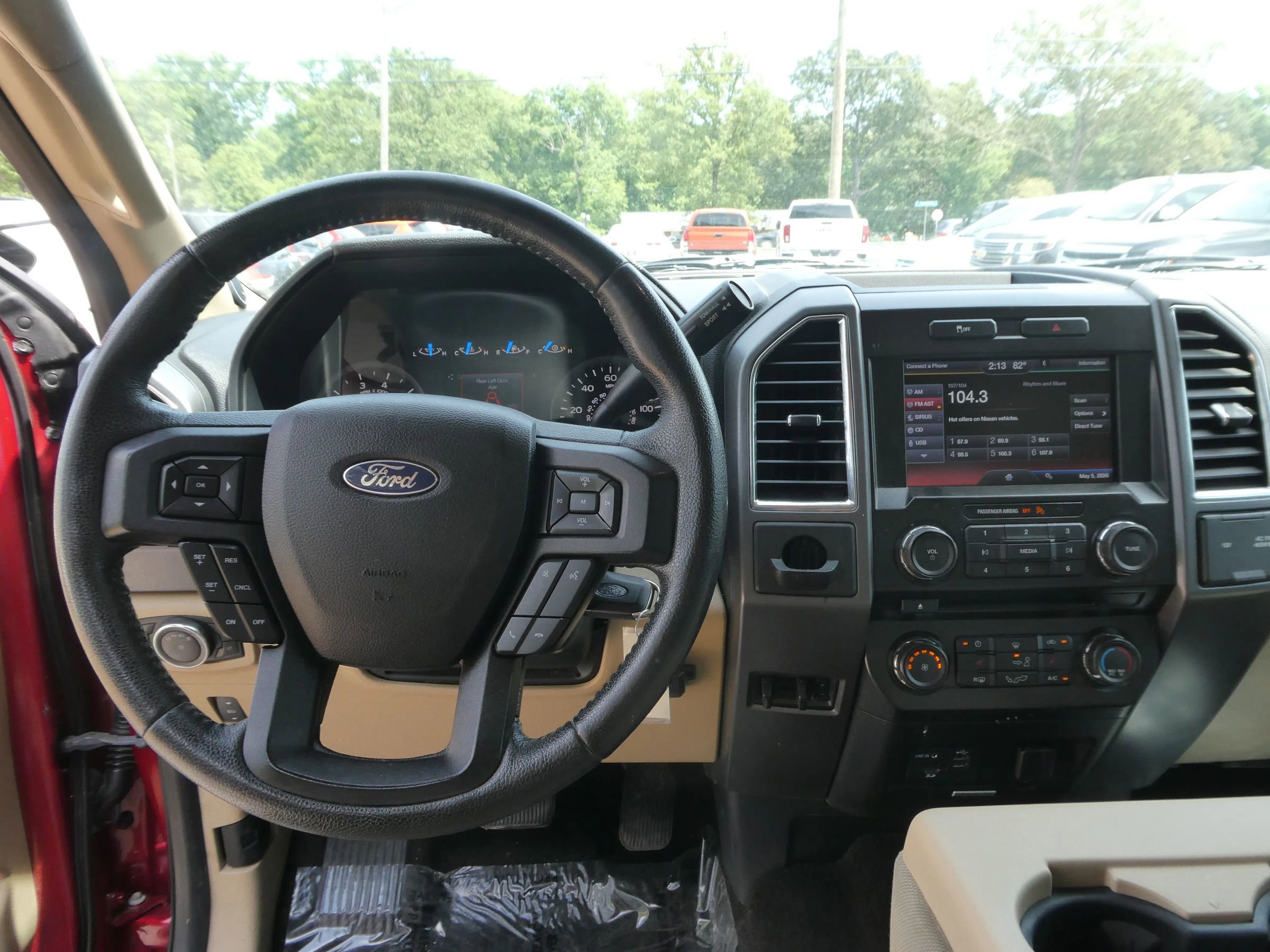 Used 2015 Ford F150 XLT w/ Equipment Group 302A Luxury RWD image 13