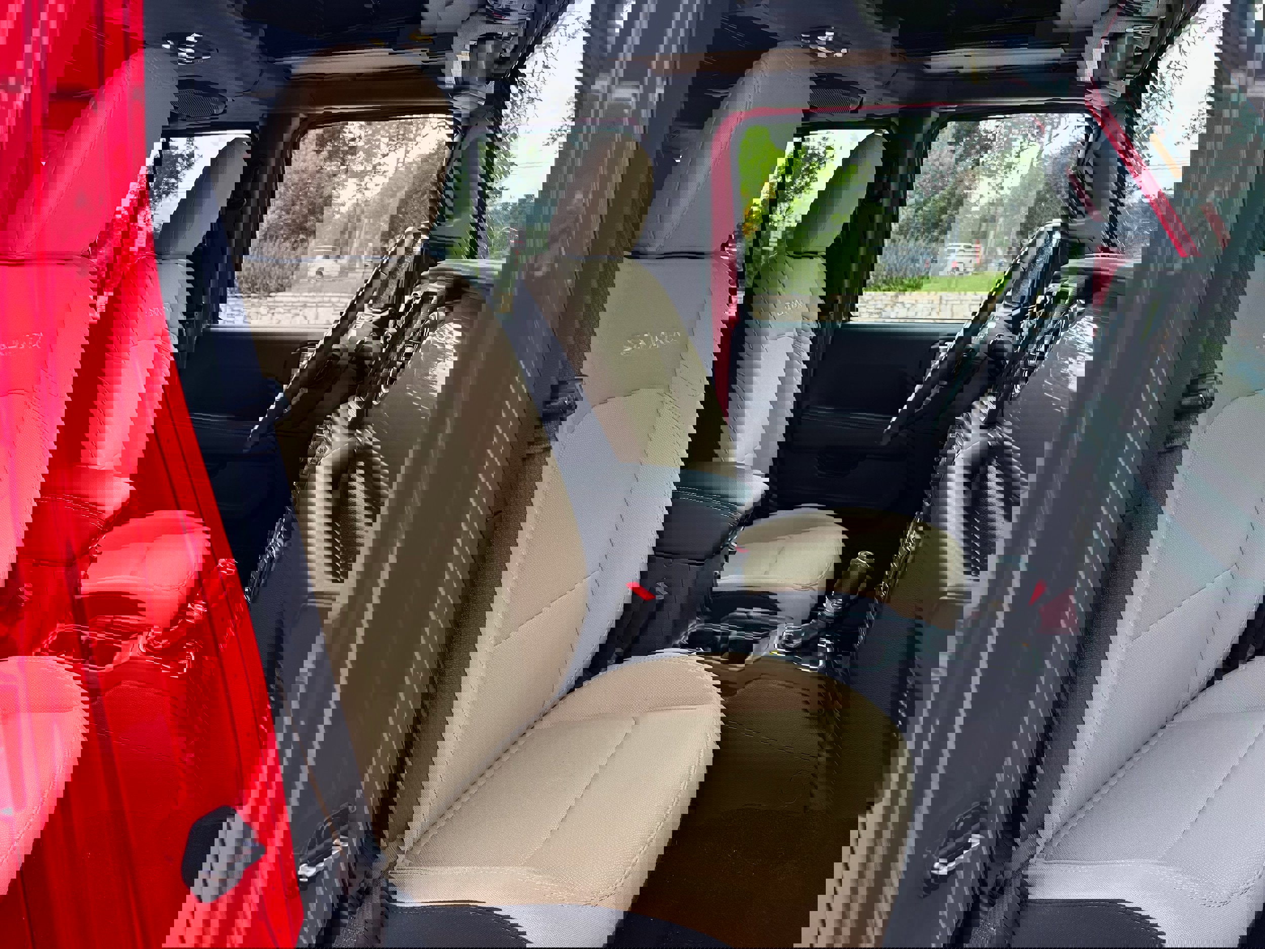 Used 2019 Jeep Wrangler Unlimited Sahara image 10