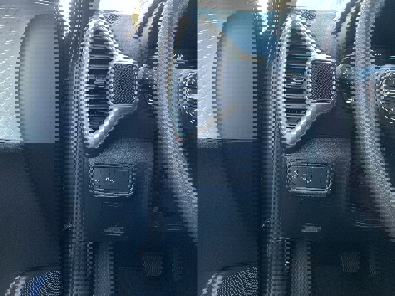 Used 2025 Kia Soul LX w/ LX Technology Package image 28