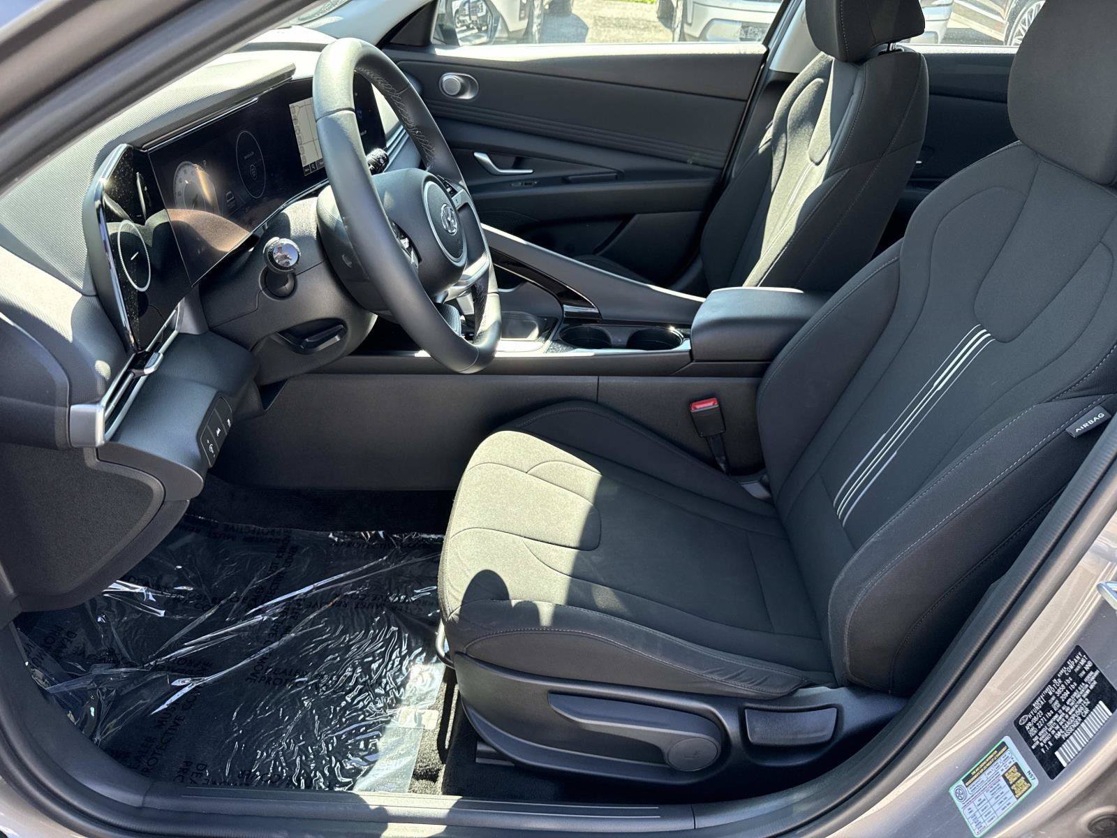 Used 2023 Hyundai Elantra SEL w/ Convenience Package FWD image 24