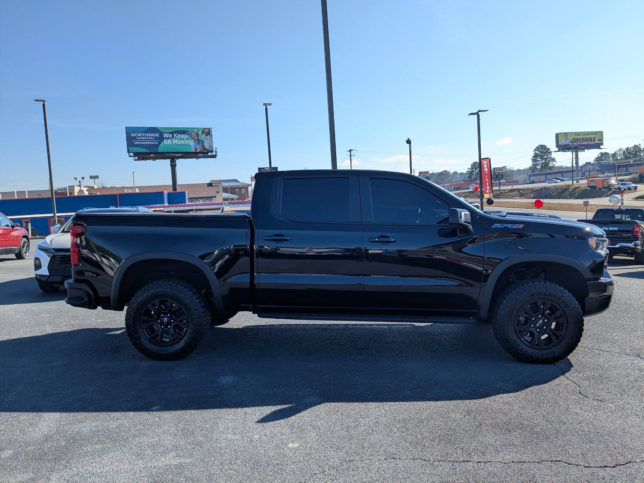 Used 2025 Chevrolet Silverado 1500 ZR2 w/ Technology Package image 4
