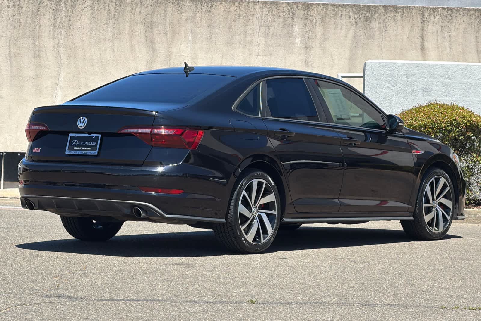 Used 2021 Volkswagen Jetta GLI FWD image 2