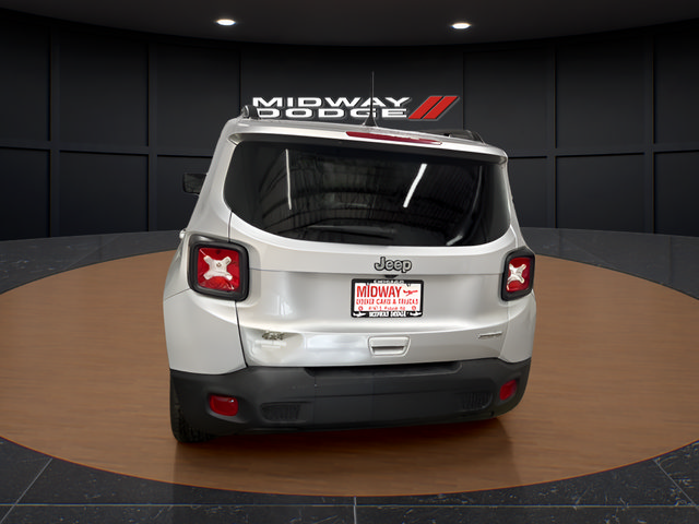 Used 2019 Jeep Renegade Latitude FWD image 6