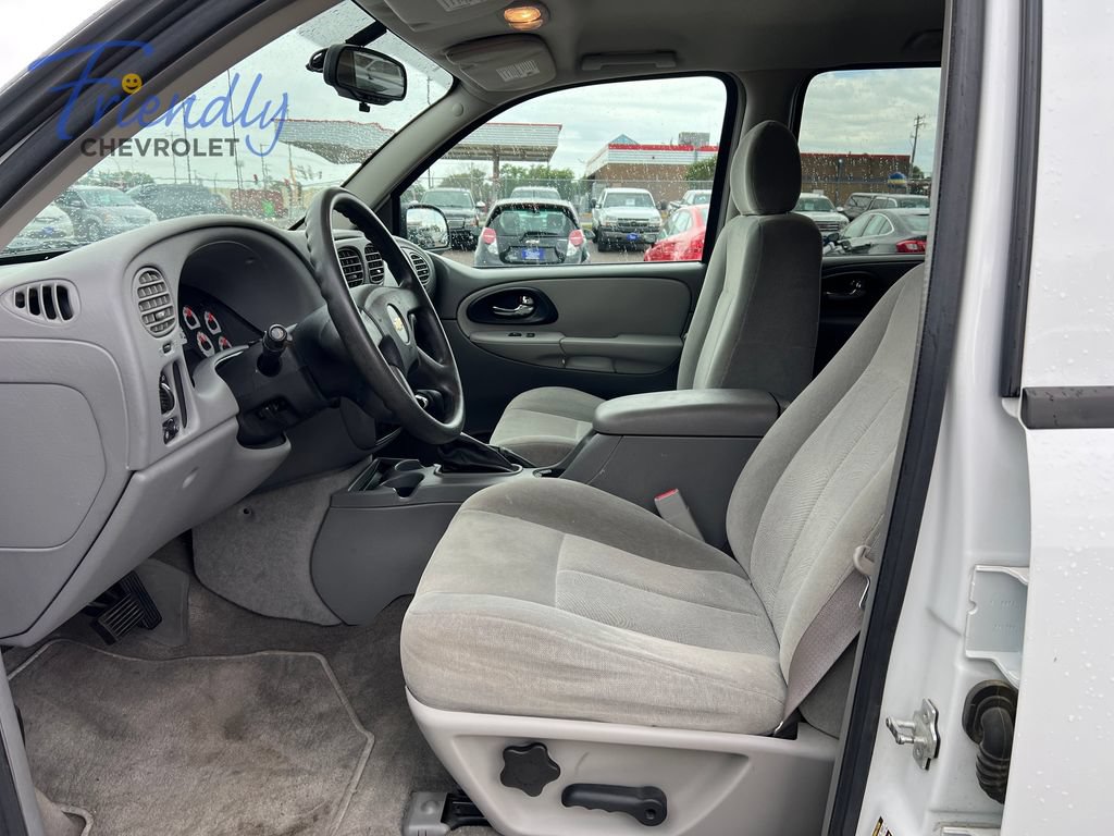 Used 2005 Chevrolet TrailBlazer LS w/ LS Preferred Equipment Group AWD/4WD image 26