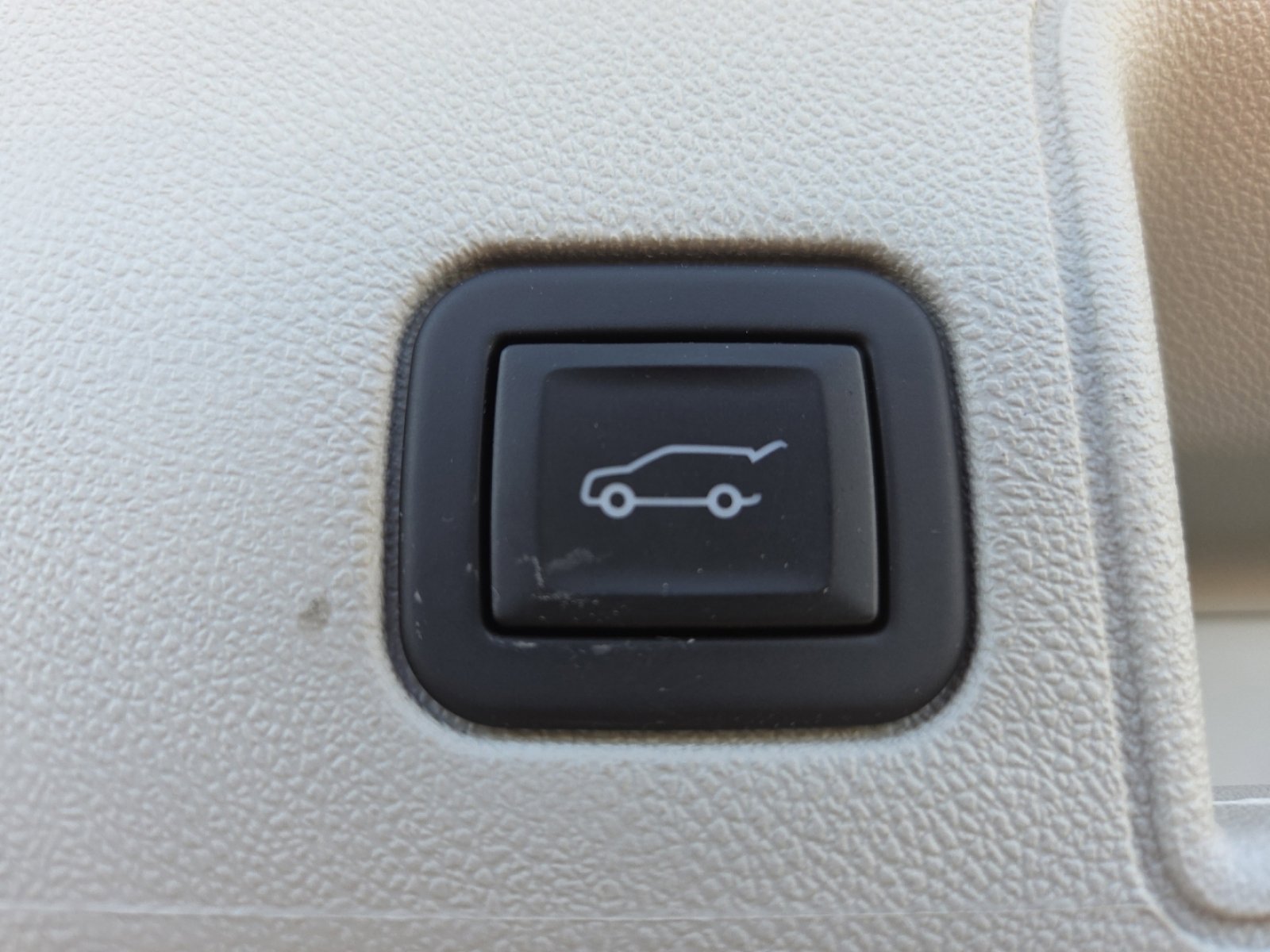 Used 2024 GMC Terrain Denali w/ Denali Premium Package image 25