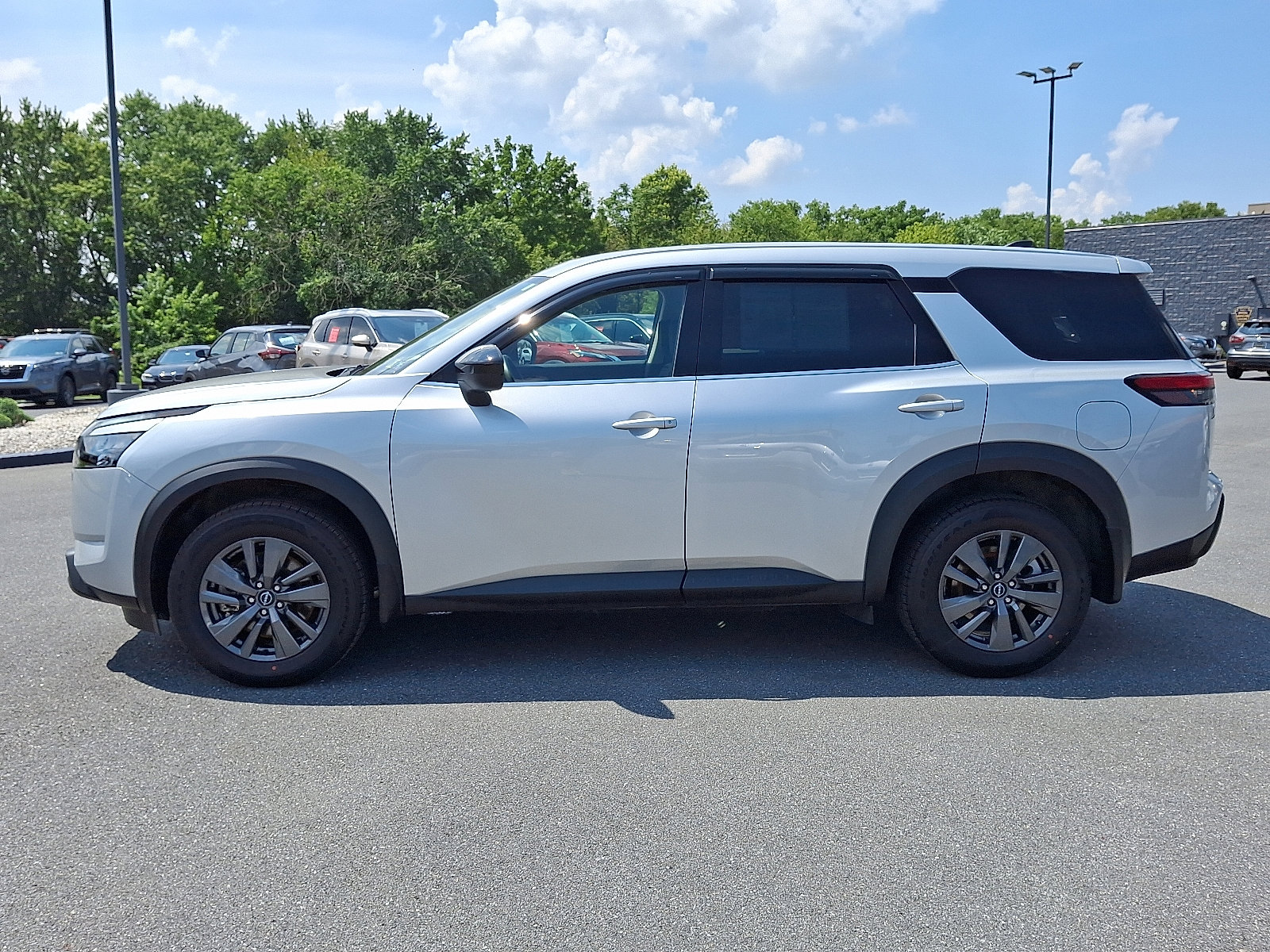 Certified 2024 Nissan Pathfinder S image 5