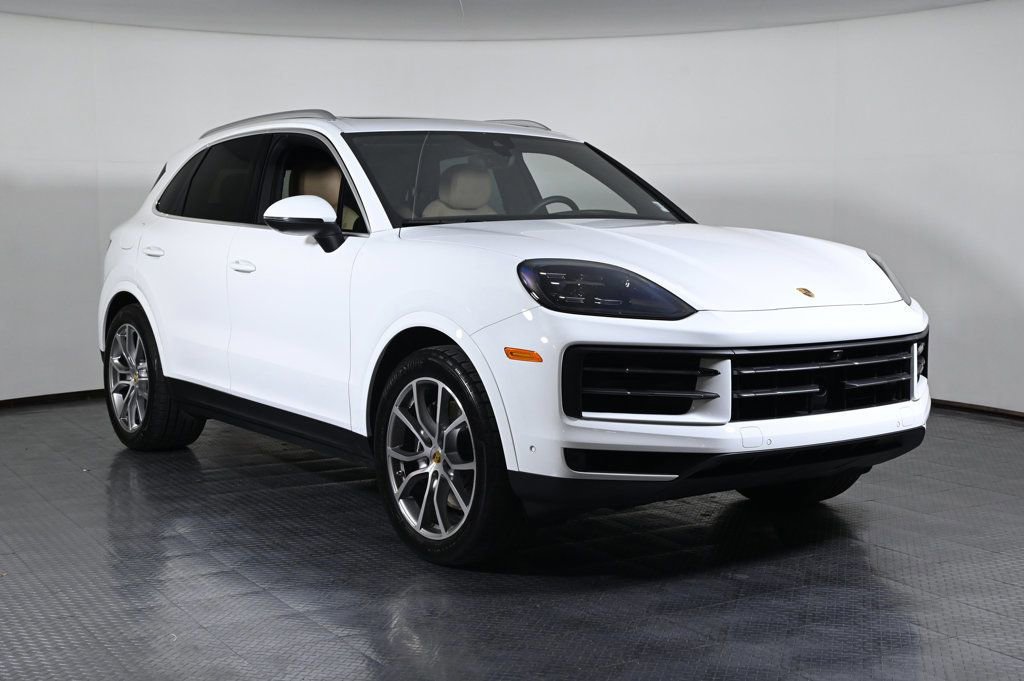 Certified 2024 Porsche Cayenne image 9