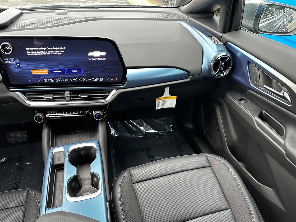 New 2026 Chevrolet Equinox EV LT image 18