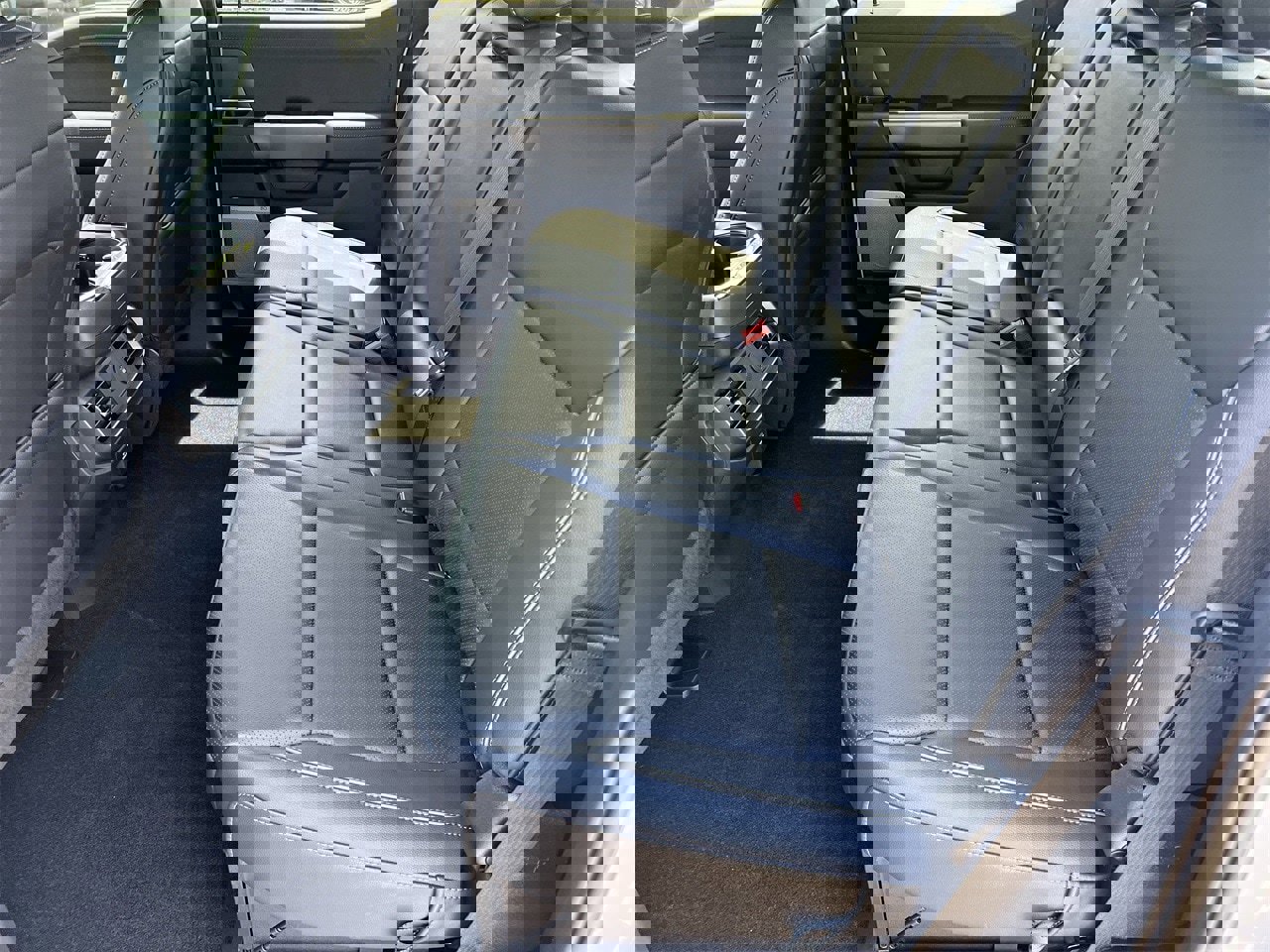 New 2025 Ford F150 Lariat w/ Equipment Group 501A Mid image 26