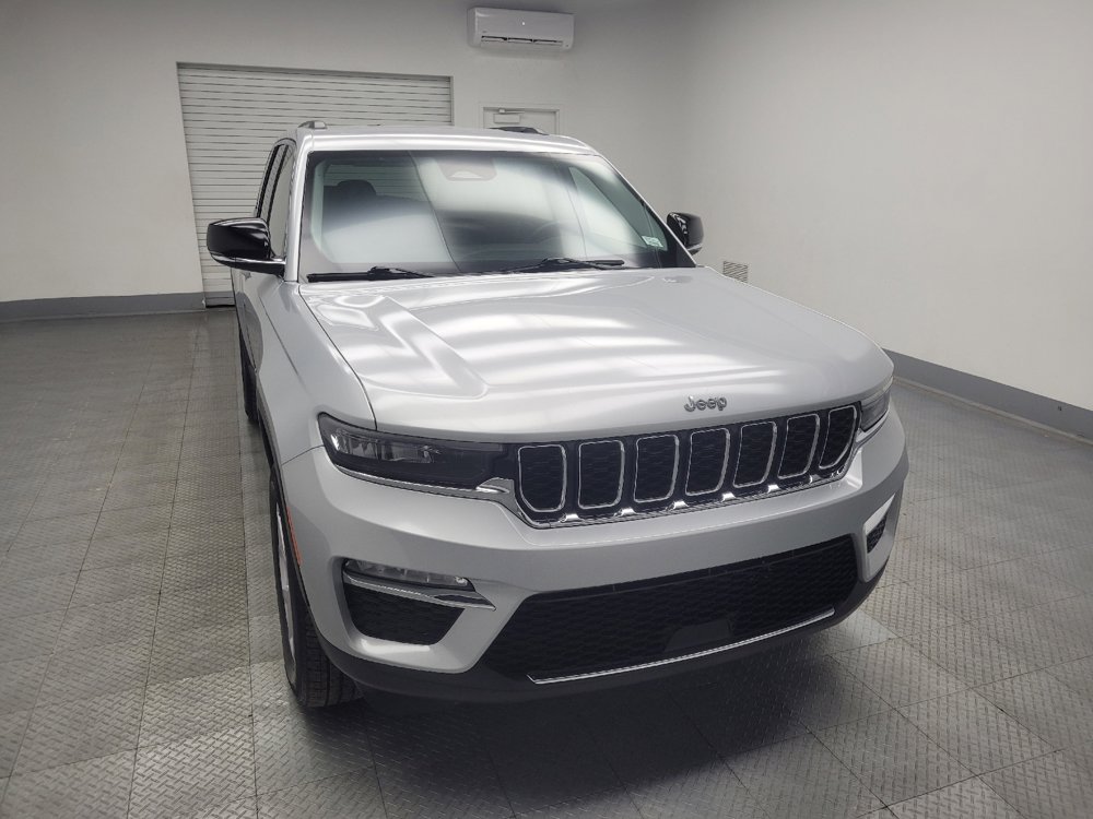 Used 2022 Jeep Grand Cherokee Limited image 14