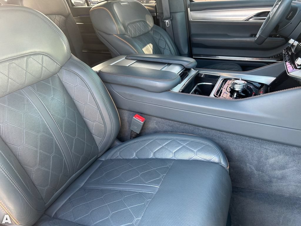 Certified 2022 Jeep Grand Wagoneer Series III w/ Flexible Seating Group AWD/4WD image 11