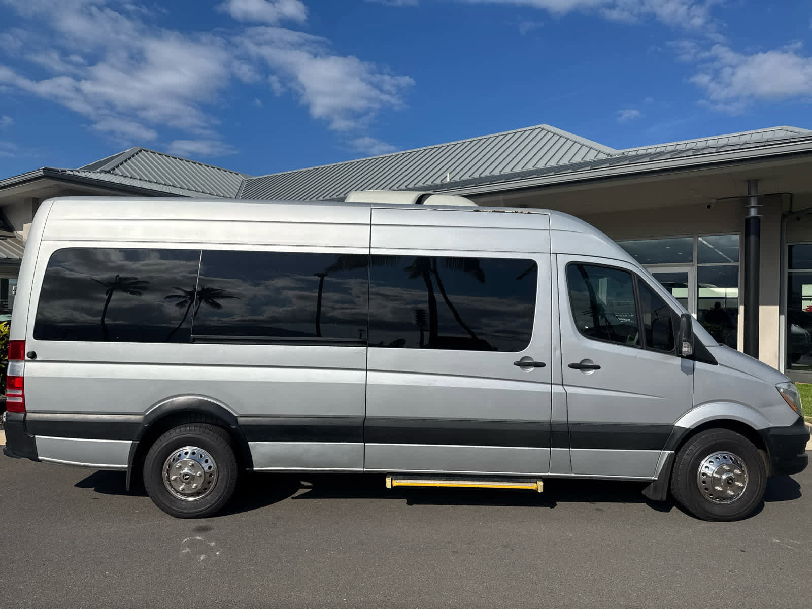 Used 2017 Mercedes-Benz Sprinter 2500 image 4