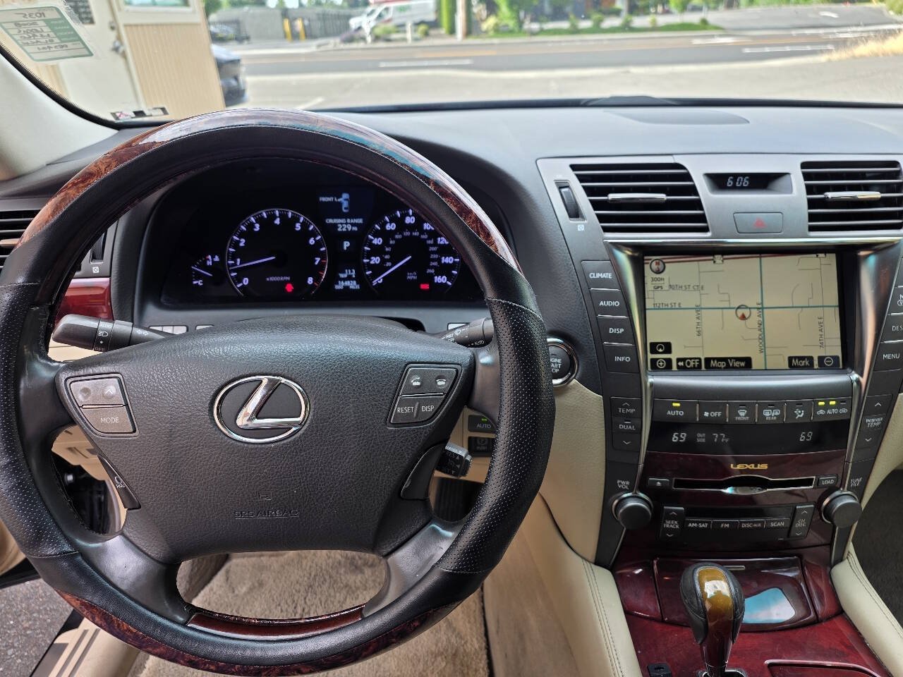 Used 2008 Lexus LS 460 w/ Comfort Pkg RWD image 10
