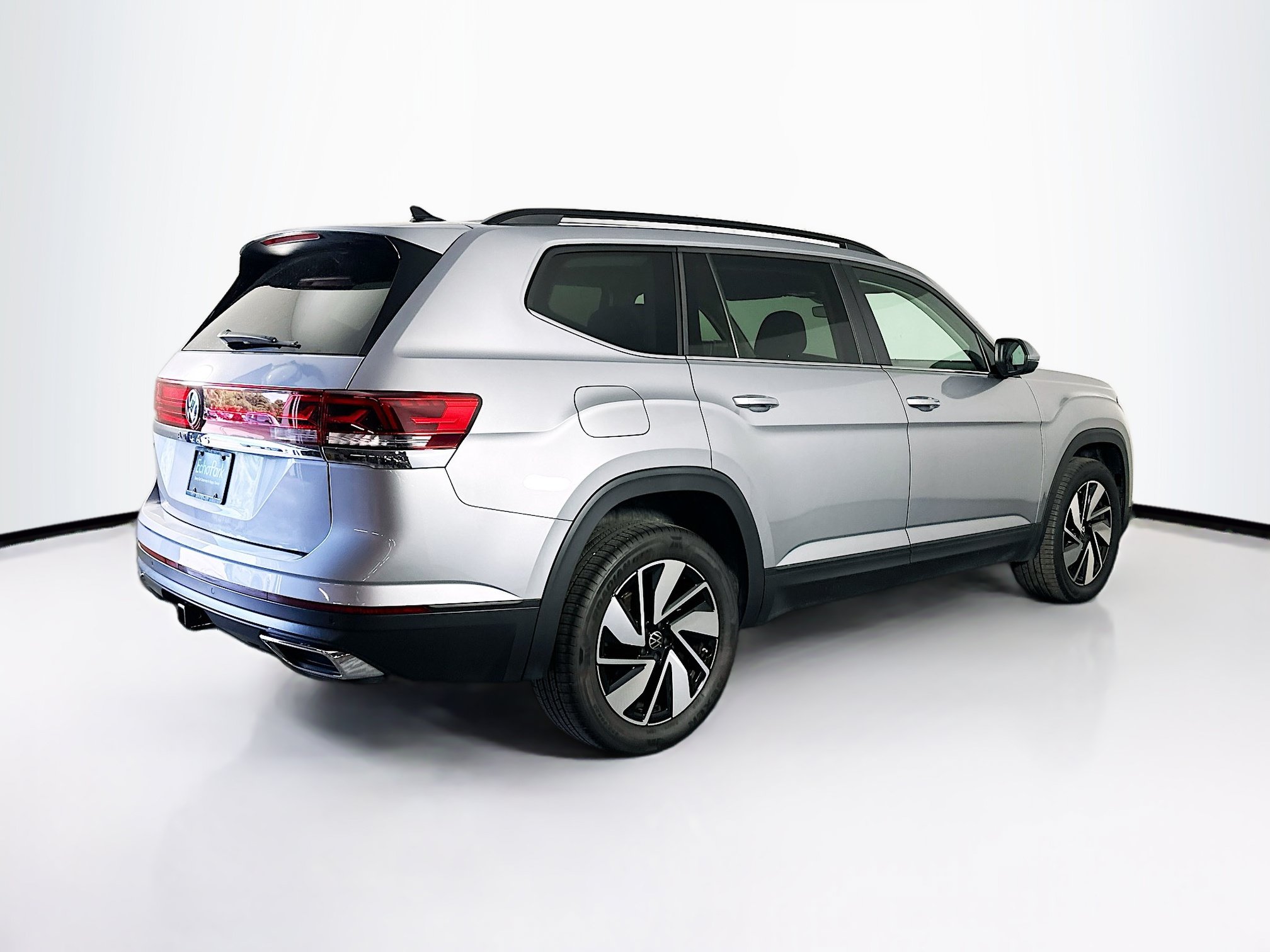 Used 2025 Volkswagen Atlas SE FWD image 9