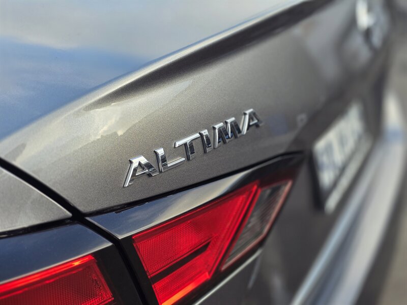 Used 2022 Nissan Altima 2.5 S image 16