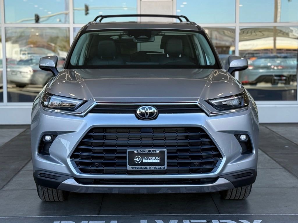 Used 2024 Toyota Grand Highlander Limited image 4