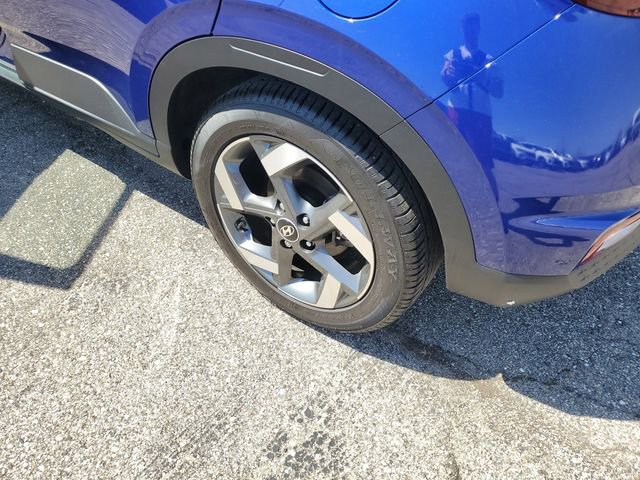 Used 2022 Hyundai Venue SEL FWD image 29