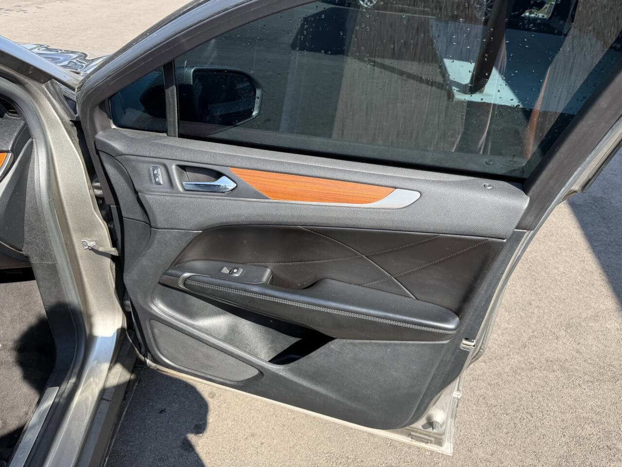 Used 2017 Lincoln MKC Select image 19