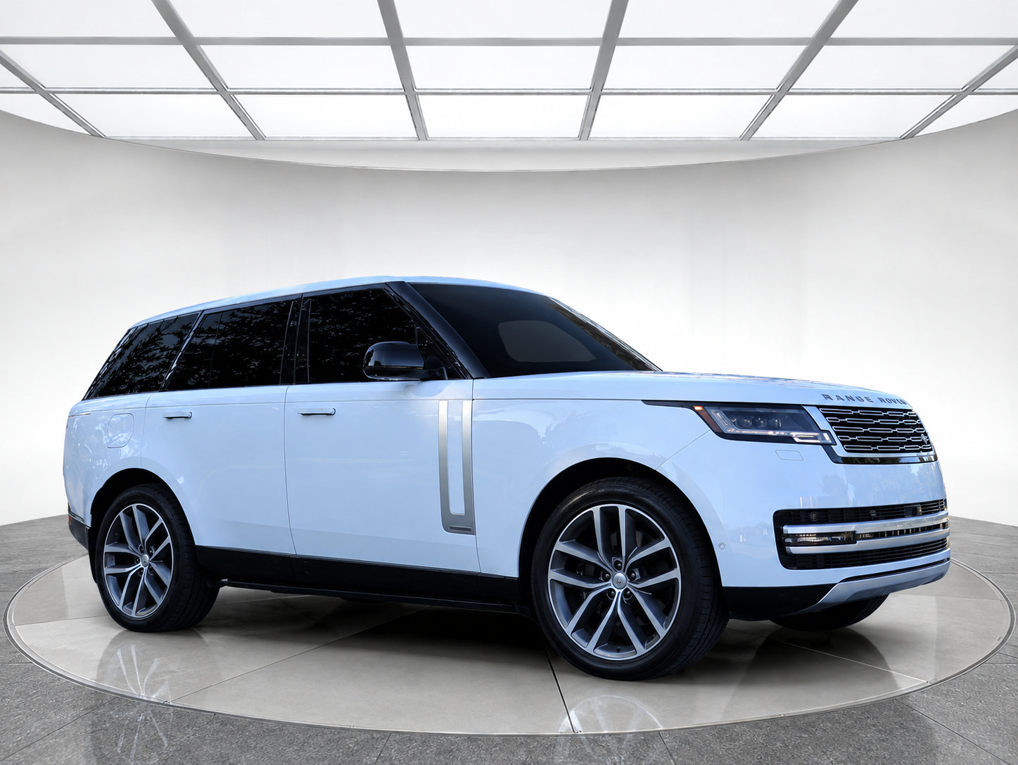 Used 2025 Land Rover Range Rover Autobiography AWD/4WD image 3
