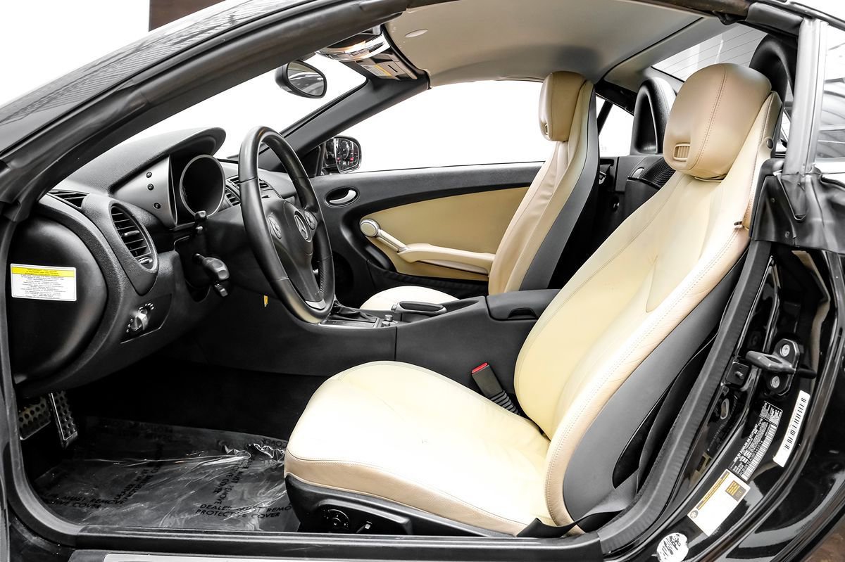 Used 2011 Mercedes-Benz SLK 300 image 4